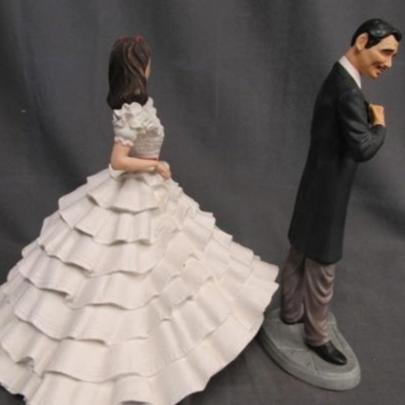 2 Large porcelain GONE WITH A WIND FRANKLIN MINT Figurines Scarlett and Rhett - Picture 2 of 7